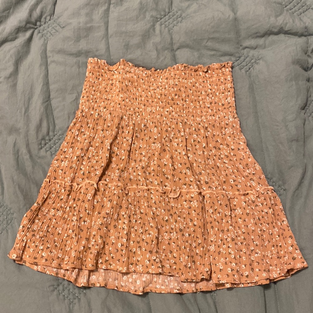 Hippie Rose floral skirt, Mid thigh, perfect condition, barely worn, small